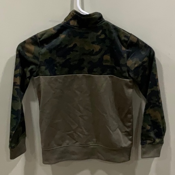 Nike Track Outerwear Green Camo Jacket Size Small 4-5yr old - Picture 2 of 4